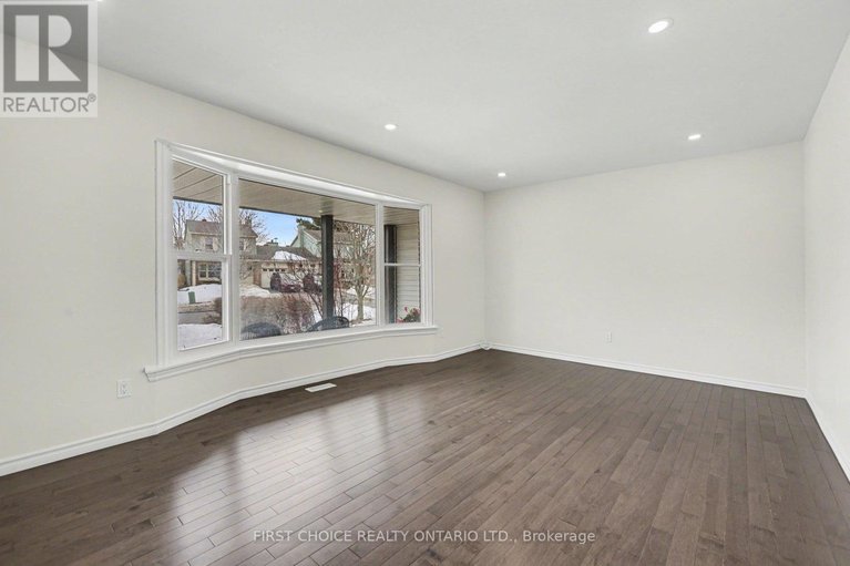 29457498/883-lawnsberry-drive/chatelaine-village/ottawa/ontario/K1E1Y2_3