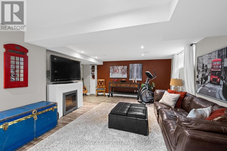 28926849/511-erinwoods-circle/stonebridge/ottawa/ontario/K2J5M5_30