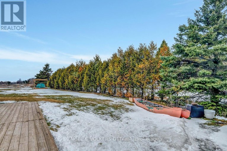 29523310/3822-indian-creek-road/clarencerockland-twp/clarence-rockland/ontario/K0A2A0_34