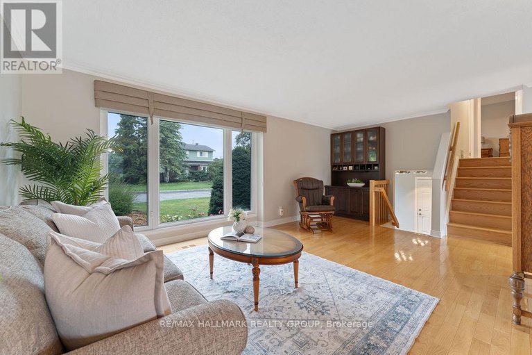 28907576/1570-marcoux-drive/bilberry-creekqueenswood-heights/ottawa/ontario/K1E2J9_19