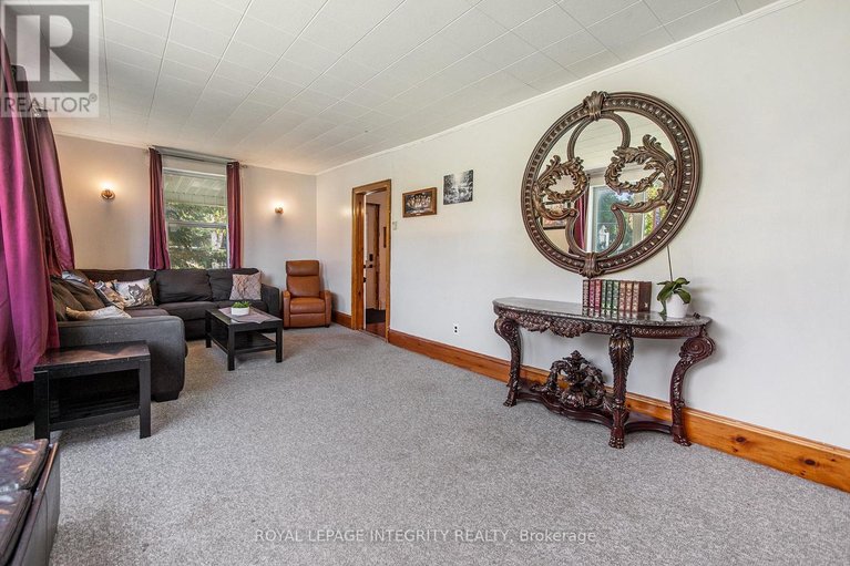 29620888/101-paul-drive/lanark-highlands-lanark-village/lanark-highlands/ontario/K0G1K0_4