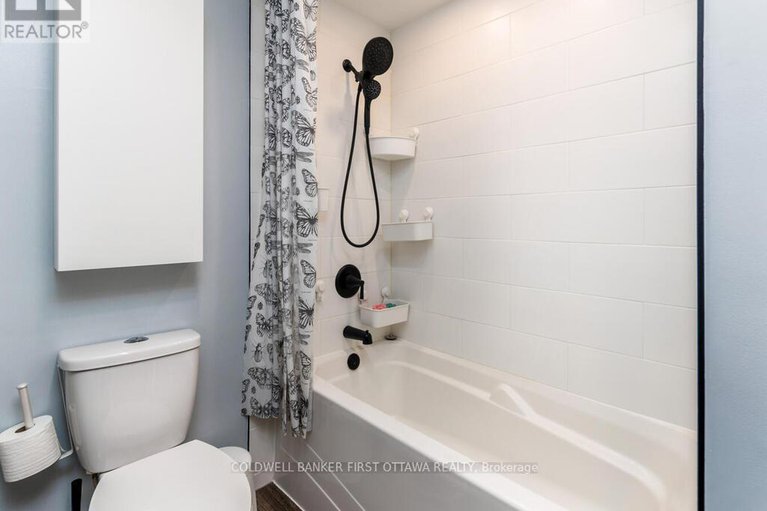 28873248/5c-woodvale-green/craig-henrywoodvale/ottawa/ontario/K2G4G9_24