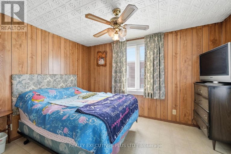 29596736/3721-champlain-street/clarencerockland-twp/clarence-rockland/ontario/K0A1E0_21