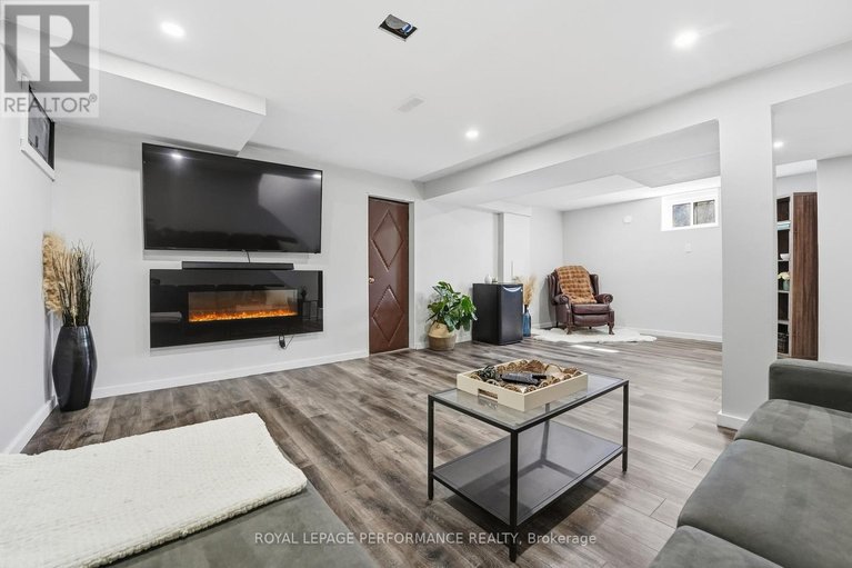 29528377/990-laviolette-street/town-of-rockland/clarence-rockland/ontario/K4K1B9_20