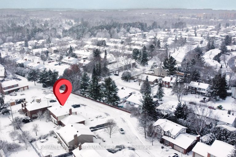 29487498/15-woodfern-court/sheahan-estatestrend-village/ottawa/ontario/K2H8Y9_39