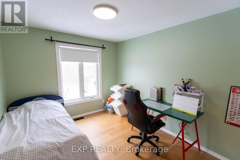 29399135/54-sheppards-glen-avenue/emerald-meadowstrailwest/ottawa/ontario/K2M2M9_18