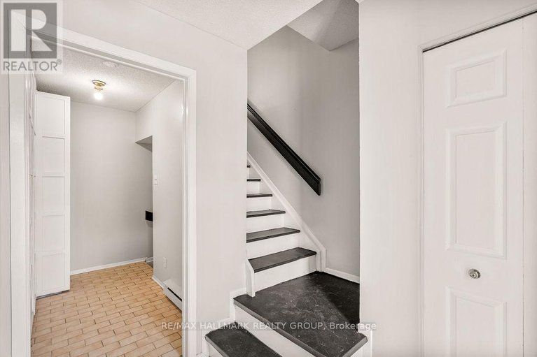 28556147/4-1-timberview-way/westcliffe-estates/ottawa/ontario/K2H9M7_5