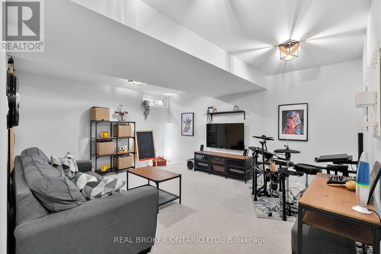 28983719/a-3911-old-richmond-road/arbeatha-park/ottawa/ontario/K2H8T9_25