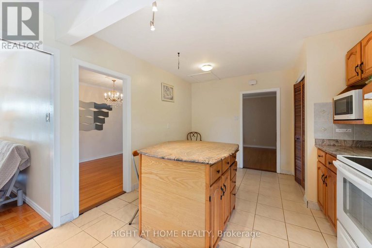 29245177/2221-circle-place/elmvale-acresurbandale/ottawa/ontario/K1G3E2_13