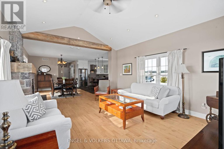 29381440/5165-canon-smith-drive/fitzroy/ottawa/ontario/K0A1X0_15