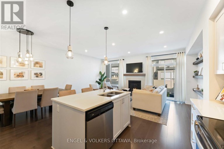 29006127/781-cairn-crescent/mer-bleuebradley-estatesanderson-park/ottawa/ontario/K1W0P7_12