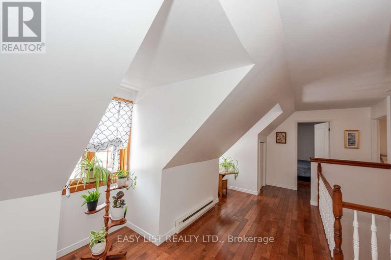 29370405/704-pattee-road/champlain-twp/champlain/ontario/K6A2R2_40