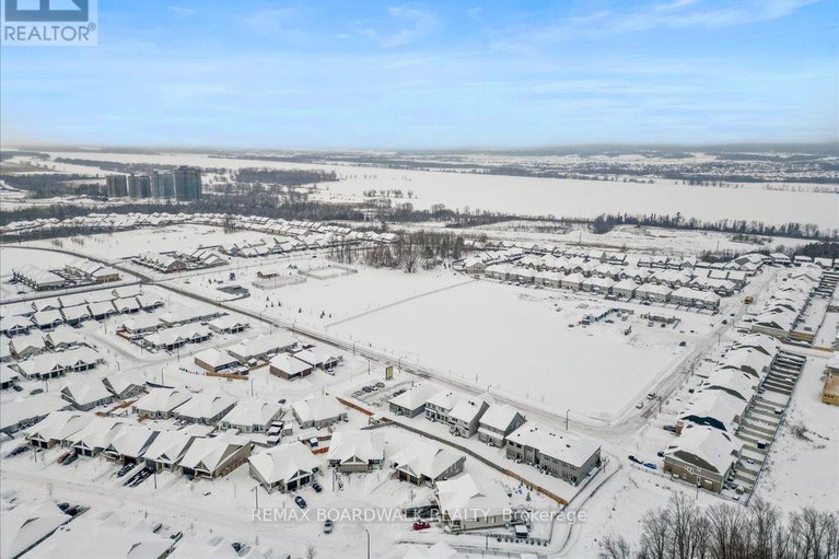 29313884/779-keinouche-place/camelot/ottawa/ontario/K4A5K3_43