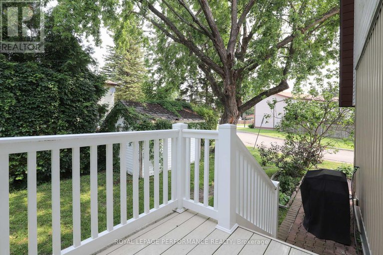 28549561/a-2-lovell-lane/westcliffe-estates/ottawa/ontario/K2H9B6_24