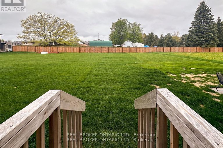 29518689/213-bristol-crescent/kemptville/north-grenville/ontario/K0G1J0_45