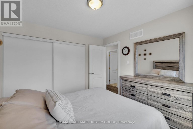 29239376/229-meadowbreeze-drive/emerald-meadowstrailwest/ottawa/ontario/K2M3A6_38