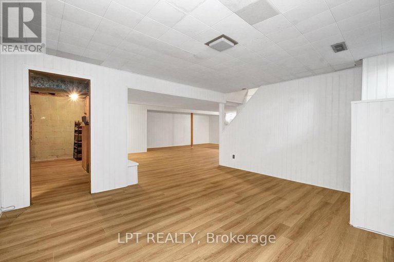 28994142/151-oakridge-boulevard/meadowlandscrestview/ottawa/ontario/K2G2V3_34