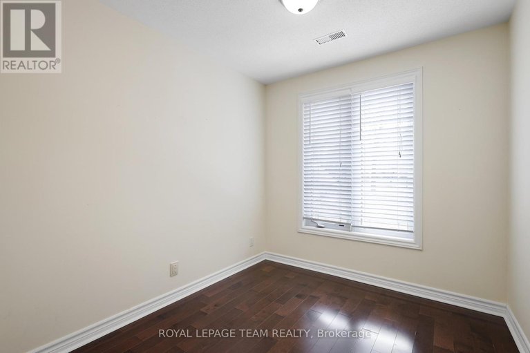 28786513/4-385-paseo-private/centrepointe/ottawa/ontario/K2G4N7_24