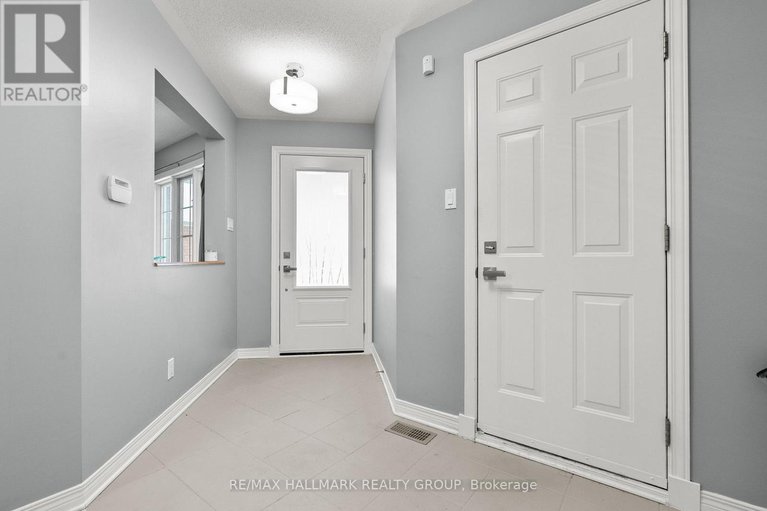 29244730/9-new-deighton-crescent/barrhaven-east/ottawa/ontario/K2G6H7_6