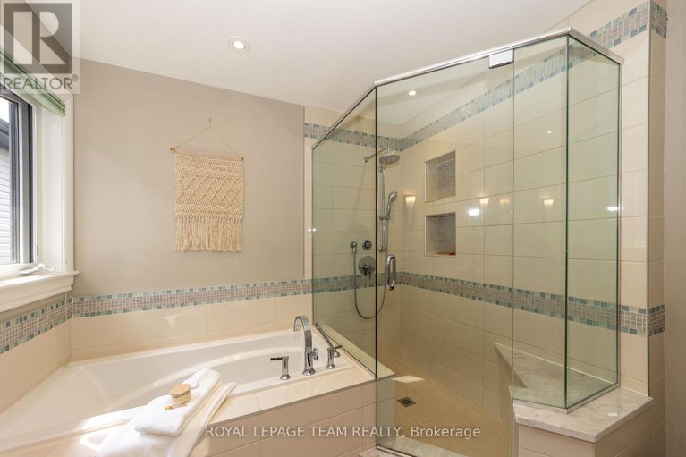 28836024/204-ancaster-avenue/woodroffe/ottawa/ontario/K2B5B3_18