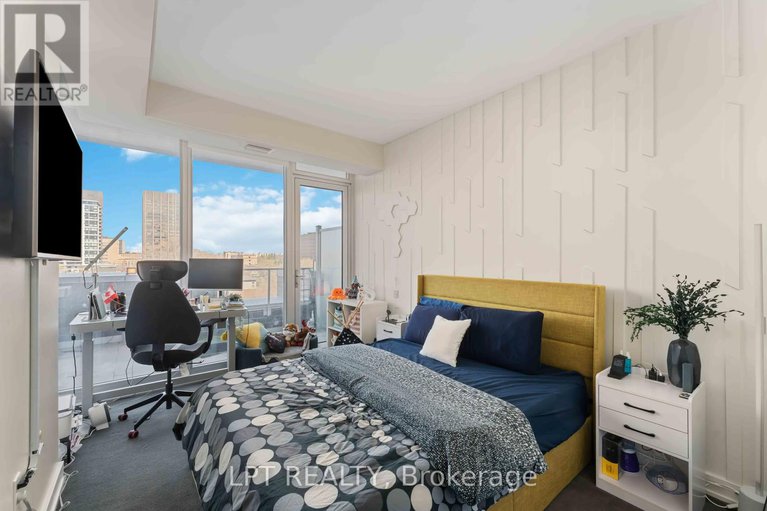 28356042/307-111-champagne-avenue-s/west-centre-town/ottawa/ontario/K1S5V3_15