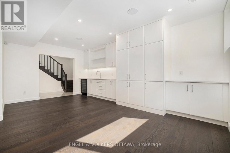 28202595/888-melwood-avenue/mckellar-heightsglabar-park/ottawa/ontario/K2A3C3_30