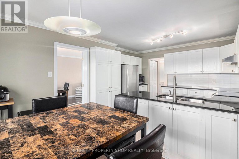 29050384/1865-leclair-crescent/queenswood-heights-south/ottawa/ontario/K1E3S2_12