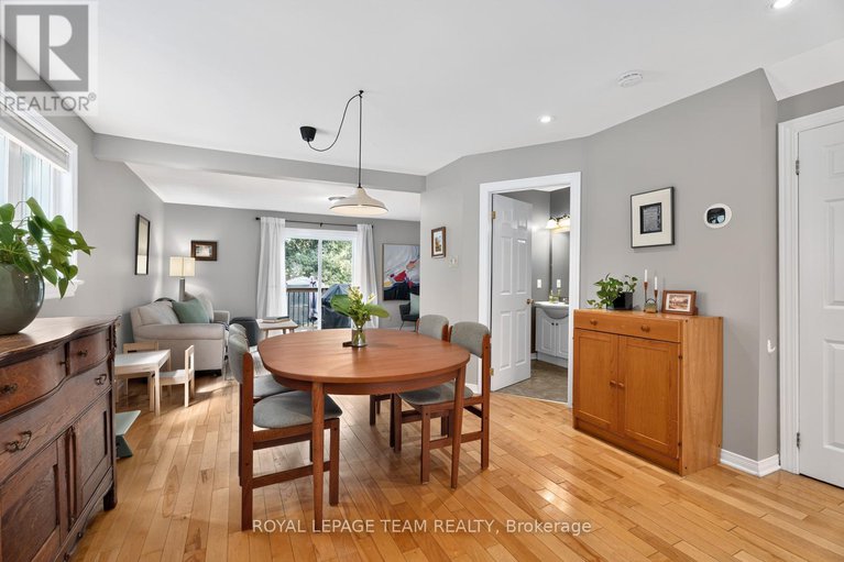 28798908/217-montfort-street/vanier/ottawa/ontario/K1L5P3_8