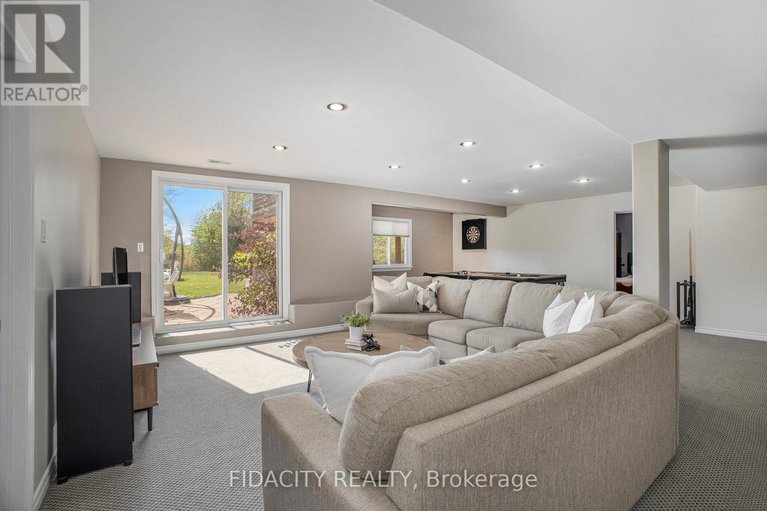 28851560/16-canadian-drive/remainder-of-stittsville-area/ottawa/ontario/K0A1B0_29