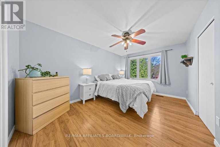 29053070/42-haywood-crescent/katimavik/ottawa/ontario/K2L2J2_23