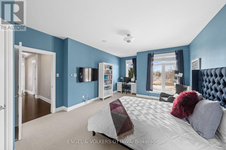 29591941/5796-longhearth-way/manotick-east-to-manotick-station/ottawa/ontario/K4M1M1_41