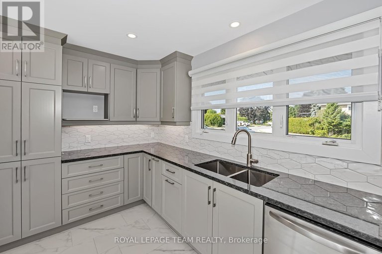 28729162/12-largo-crescent/meadowlandscrestview/ottawa/ontario/K2G3C7_16