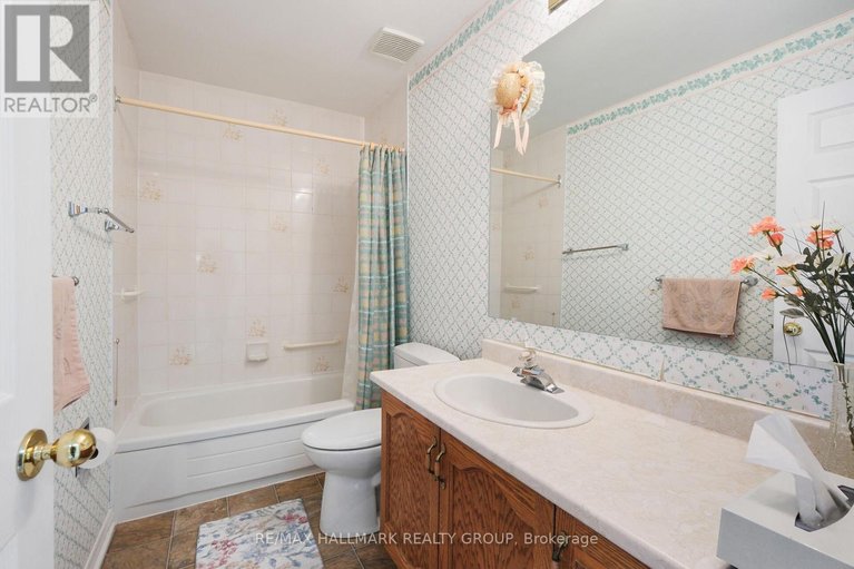 29650530/175-dunbarton-court/cardinal-glen/ottawa/ontario/K1K4L7_35