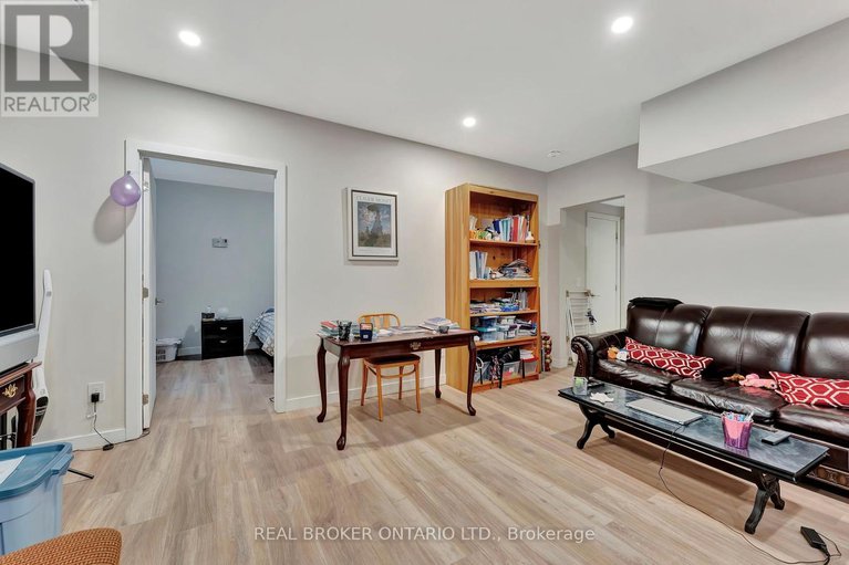 28733536/49-lotta-avenue/meadowlandsst-claire-gardens/ottawa/ontario/K2G2B4_35