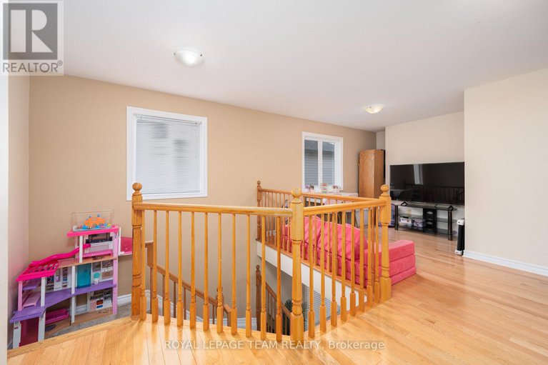 28367726/357-widgeon-way/blossom-parkkemp-parkfindlay-creek/ottawa/ontario/K1T0G1_22