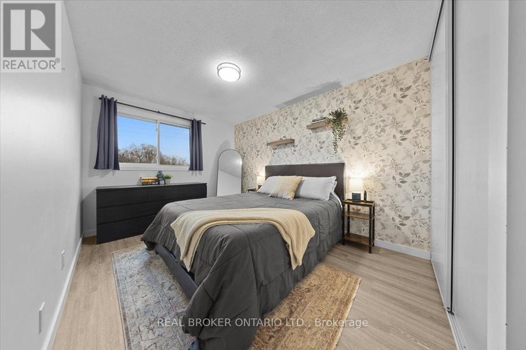 29616177/2049-stonehenge-crescent/pineview/ottawa/ontario/K1B4N7_28