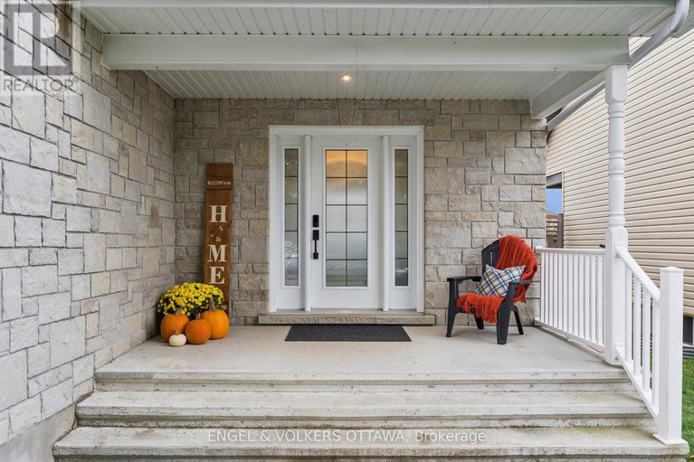 28966658/161-des-pins-street/village-of-russell/russell/ontario/K4R0B9_3