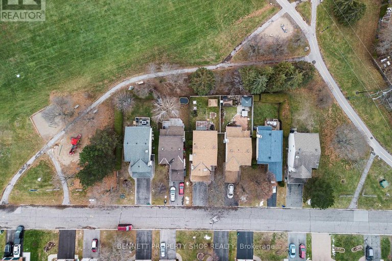 29159460/18-shetland-way/bridlewood/ottawa/ontario/K2M1R9_22