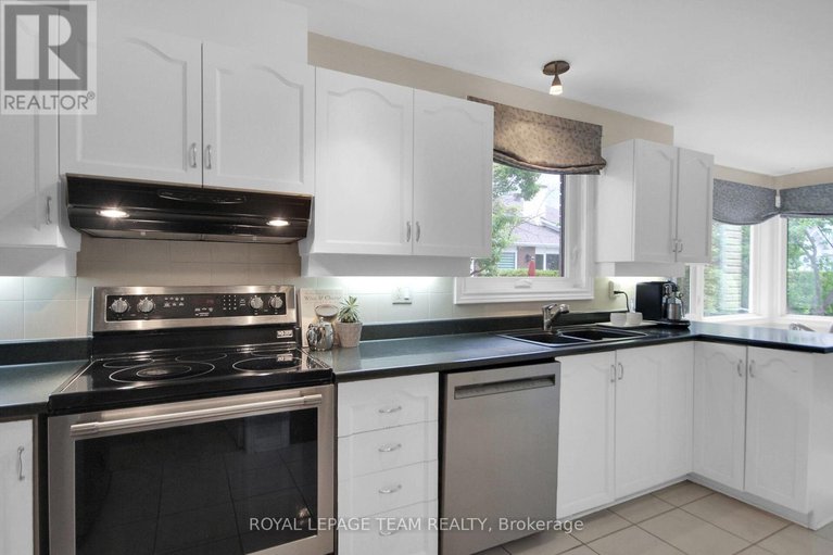 28525664/20-grand-cedar-court/stittsville-central/ottawa/ontario/K2S1C8_4