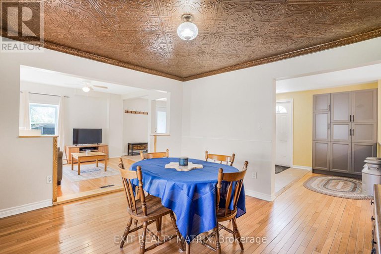 29071851/32-cockburn-street/north-stormont-finch-twp/north-stormont/ontario/K0C1G0_11