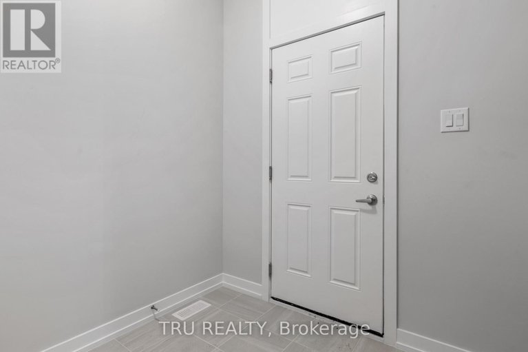 29570536/75-hackamore-crescent/goulbourn-twp-from-franktown-rdsouth-to-rideau/ottawa/ontario/K0A2Z0_19