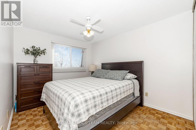 28251977/b-909-elmsmere-road/beacon-hill-south/ottawa/ontario/K1J8G4_16