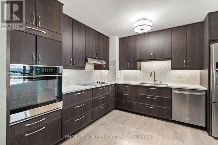 28939396/1006-2951-riverside-drive/mooneys-bayriverside-park/ottawa/ontario/K1V8W6_12