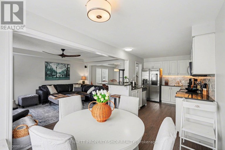 29403613/159-conifer-creek-circle/emerald-meadowstrailwest/ottawa/ontario/K2M0M2_8