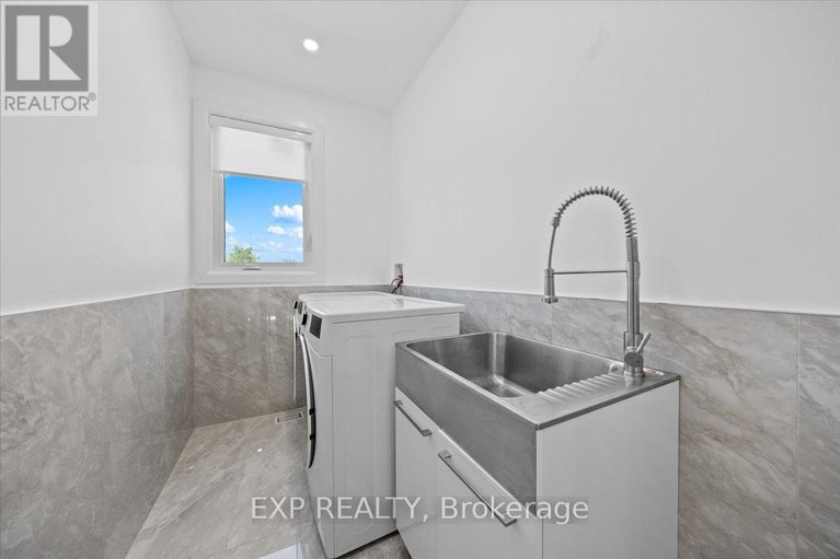 28431666/1357-mory-street/emerald-woodssawmill-creek/ottawa/ontario/K1T1C8_32