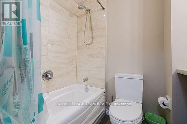 29135886/210-212-viewmount-drive/borden-farmstewart-farmcarleton-heightsparkwood-hills/ottawa/ontario/K2E7X2_21