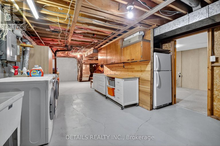 29077248/1031-connaught-avenue/queensway-terrace-north/ottawa/ontario/K2B5N2_37