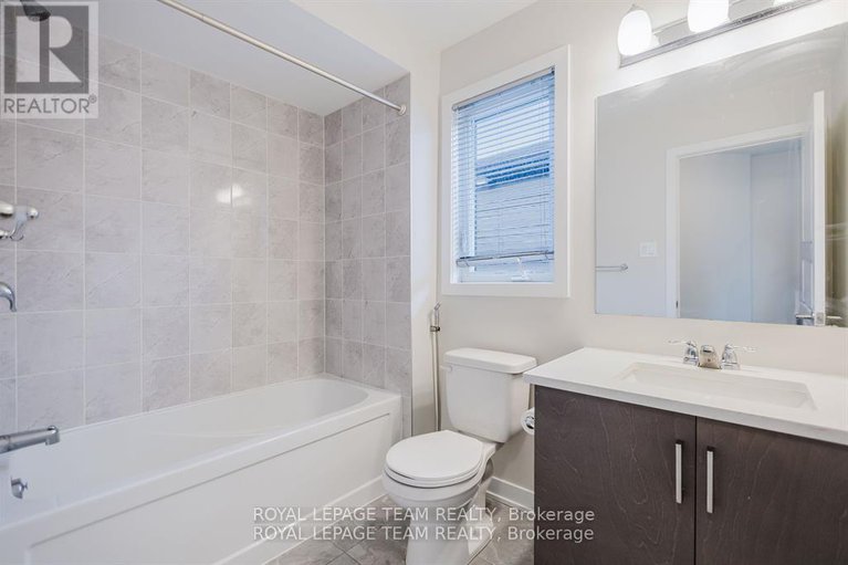 28959993/611-fenwick-way/stonebridge/ottawa/ontario/K2J7E5_26