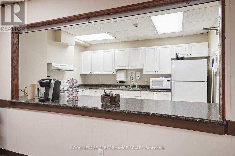 28548076/202-158-b-mcarthur-avenue/vanier/ottawa/ontario/K1L8C9_35