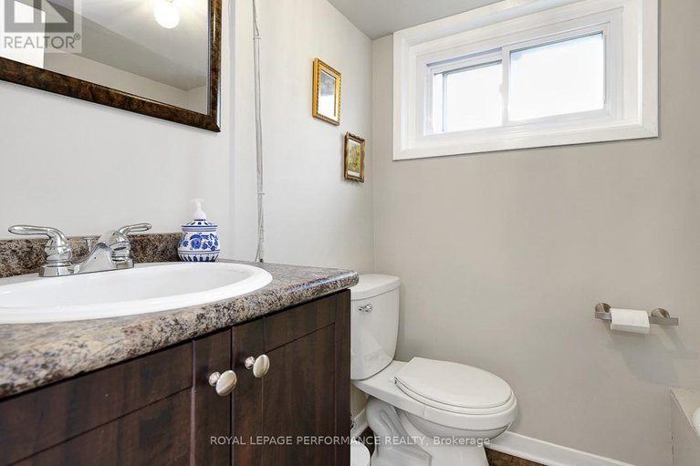 28570020/405-allen-boulevard/vanier/ottawa/ontario/K1L7B6_36